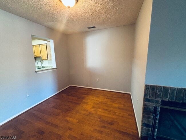 Photo - 34 Colleen Ct