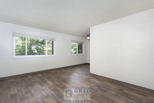 Building Photo - One Bedroom Apartment Available - Inner So... Unit 204