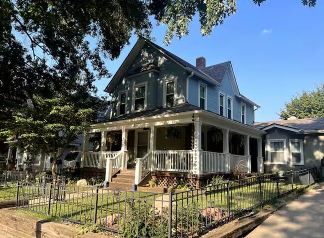 Building Photo - 3815 Bell St