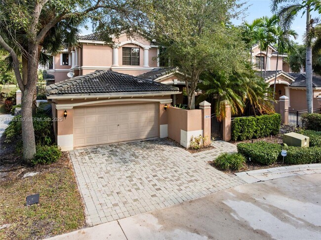 Building Photo - 2649 Center Ct Dr Unit 2-7