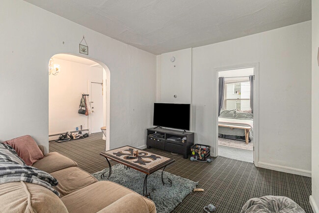 Photo - 415 N Thayer St