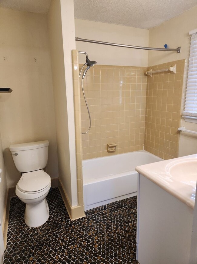 Photo - Beautiful 3-Bedroom 2 Bath With a Bonus room