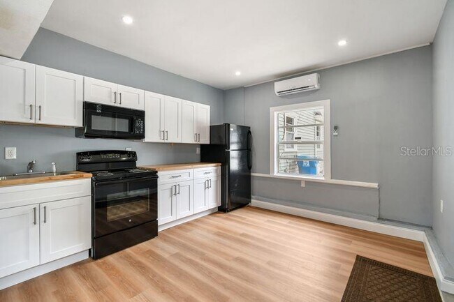 Photo - 1616 13th St S