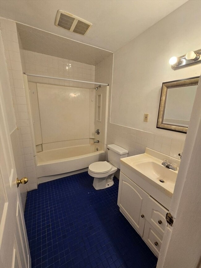 Photo - No Brokers Fee, No Security Deposit, Coolidge Corner Area, Heat, Hot Water Included, Laundry on a...