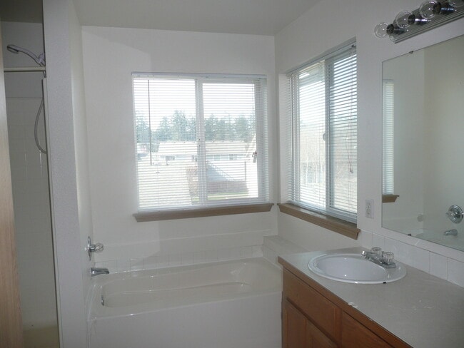 Photo - 15216 41st Ave E