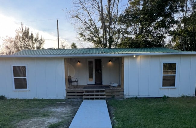 Building Photo - 1885 Staples Rd Rental
