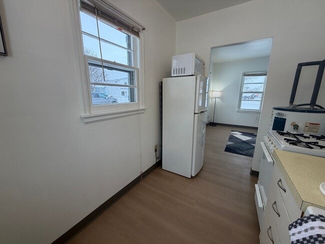Photo - 1 bed, 1 bath for rent in quiet Waterloo neighborhood