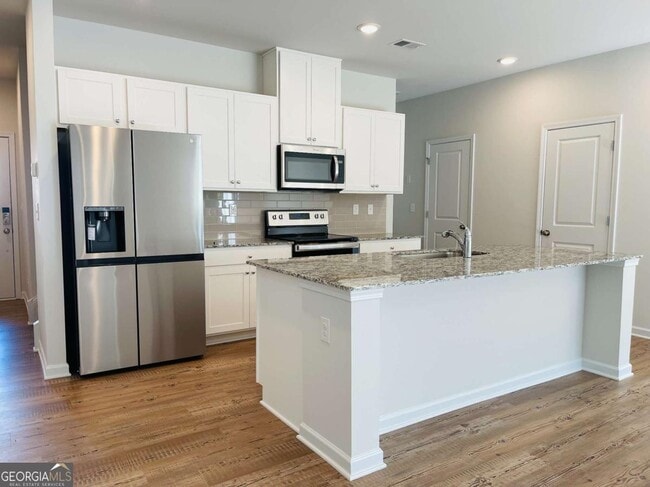 Photo - 160 Founders Dr