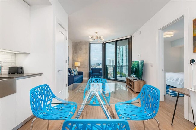 Photo - 460 NE 5th St Unidad SI ID1397195P