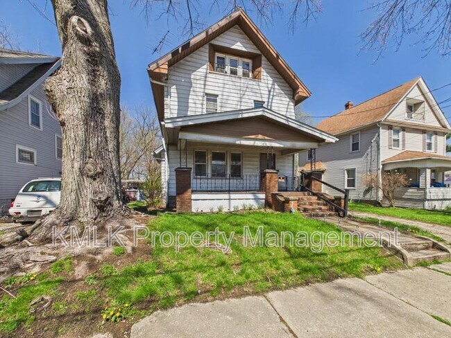 Photo - 429 Lovisa St