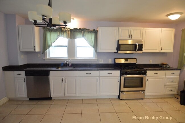 Building Photo - 52 Lane Park Unit 1