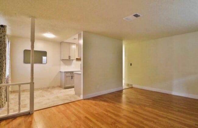 Photo - Beacon St Unidad 2