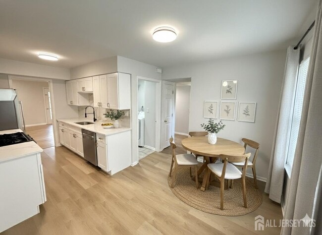 Photo - 31 Van Pelt Ct