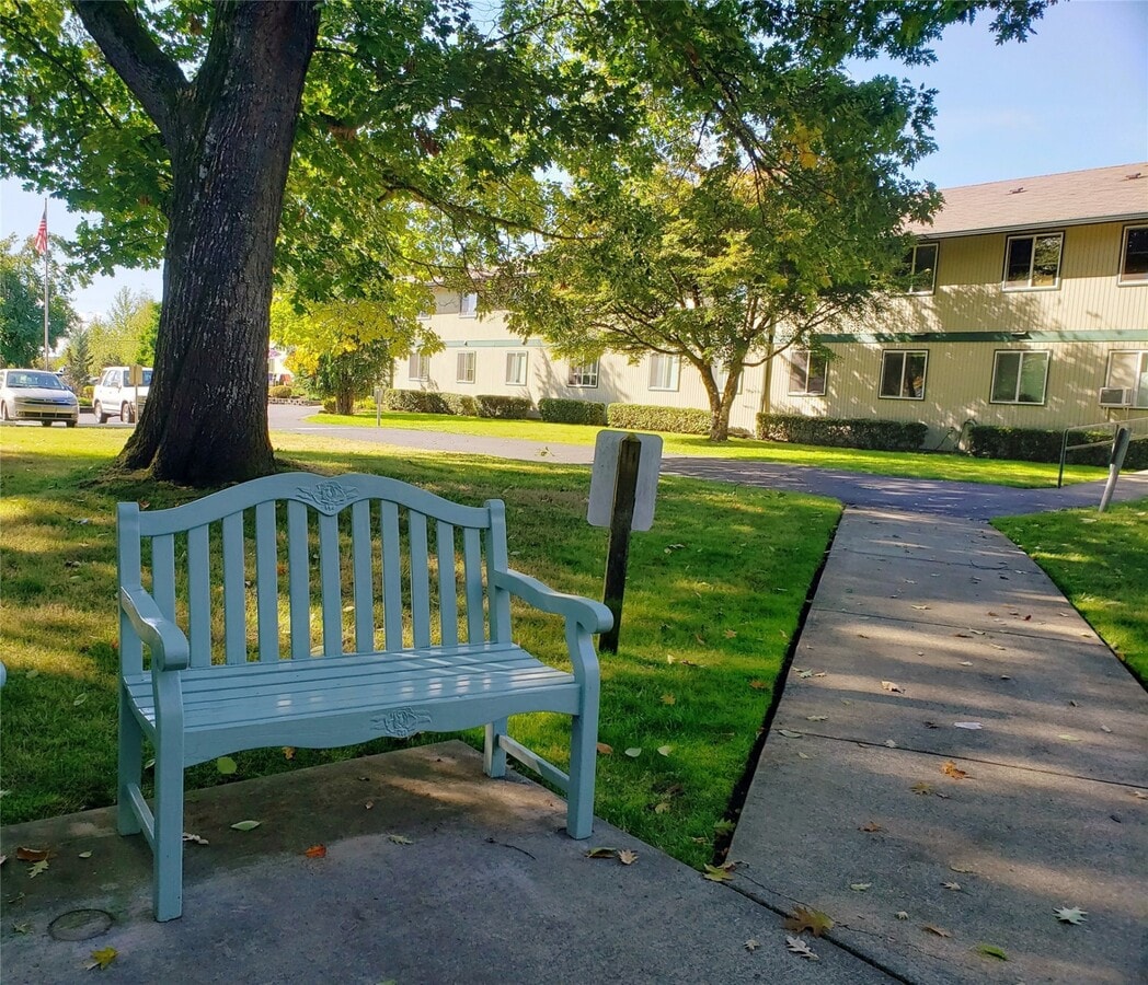 Photo - 280 Sylvan Way