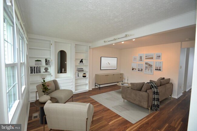 7985 Tyson Oaks Cir