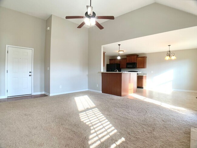 Photo - 842 Shelton Cir