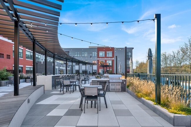 Amenities Deck