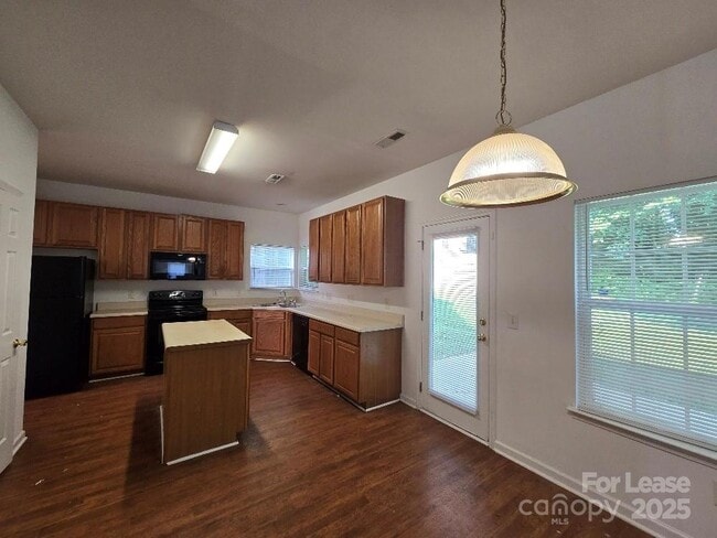 Photo - 4021 Fifendrum Ln