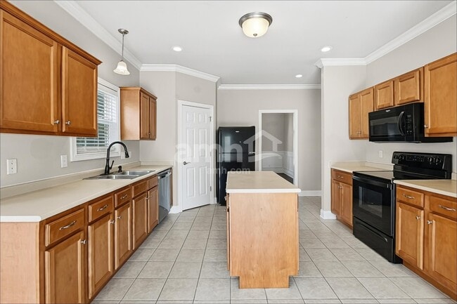1536 Jeter Way