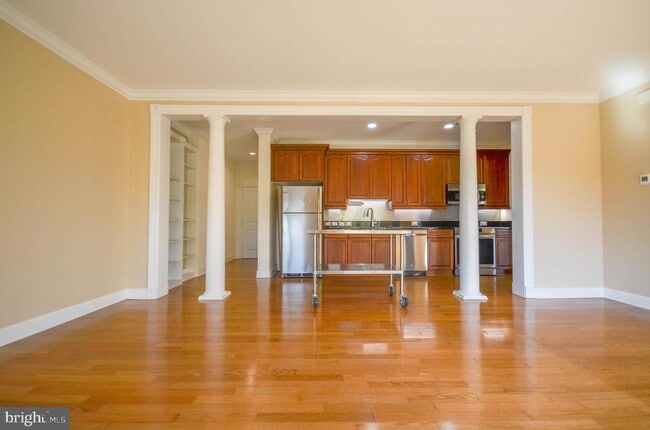 Building Photo - 401 13th St NE Unit 408