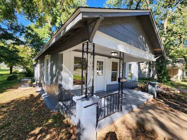 Photo - Spacious 2-Bedroom, 1-Bathroom Home AVAILABLE NOW!!