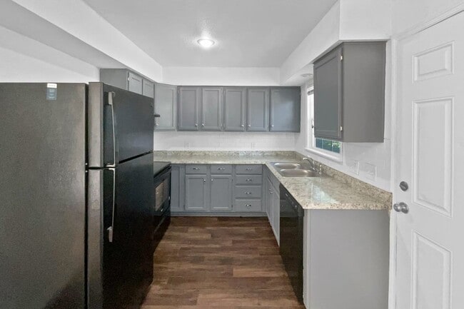 Photo - 10014 Hardesty Ave