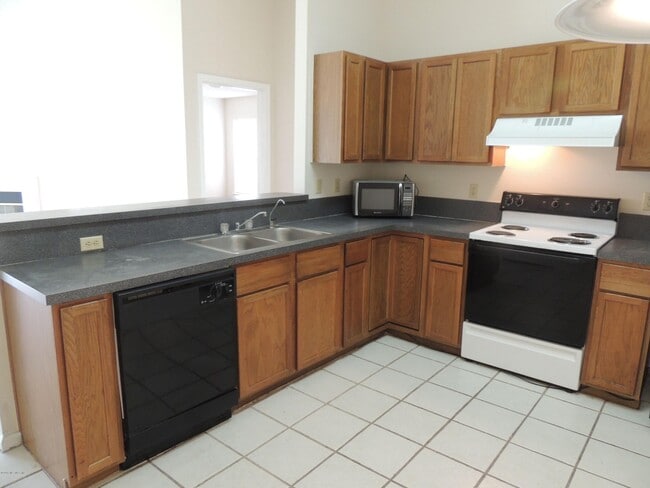 Photo - 12652 Ashmore Green Dr E