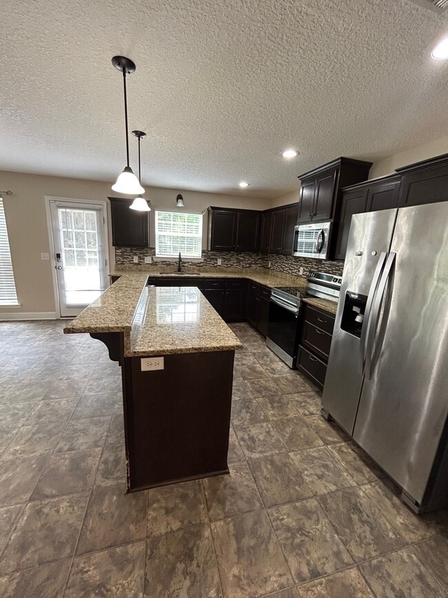 709 Highgrove Ct