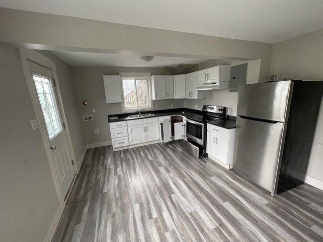 Building Photo - 58 derbyUnit 2 Unit b