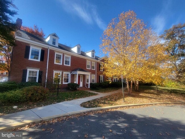 Building Photo - 3279 S Stafford St Unit B1