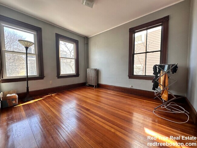 Photo - 4 Montcalm Ave