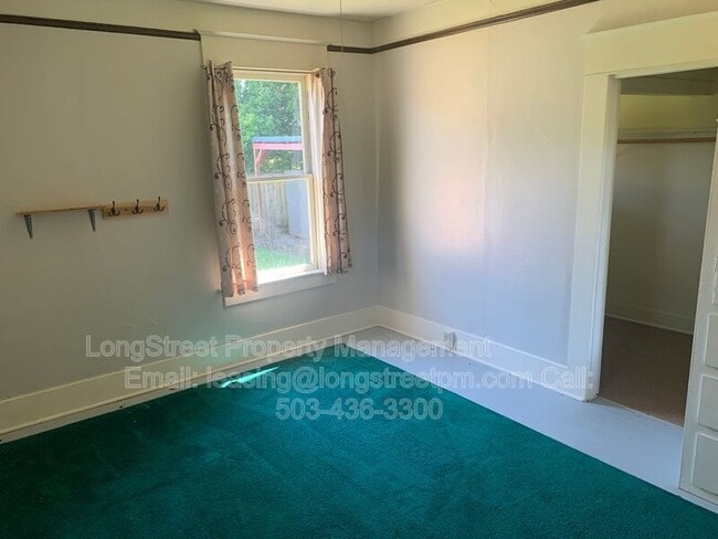 Photo - 823 SW 10th St