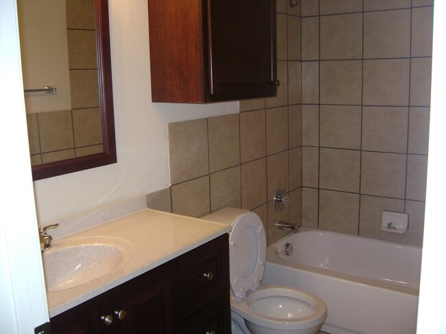 Photo - 2507 Oak Ln