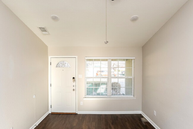 Photo - 808 Quinette Dr