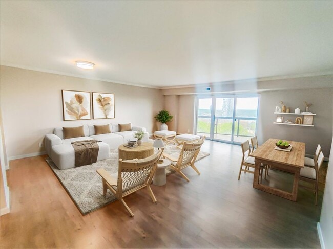 Building Photo - 8370 Greensboro Dr