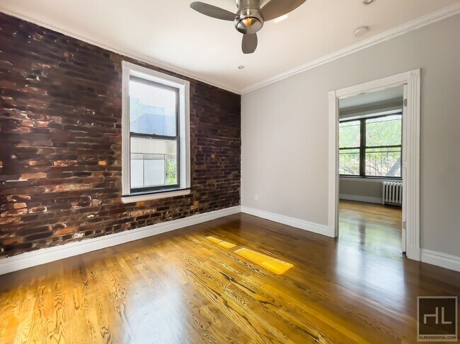 Photo - East 13th Street Unidad 31