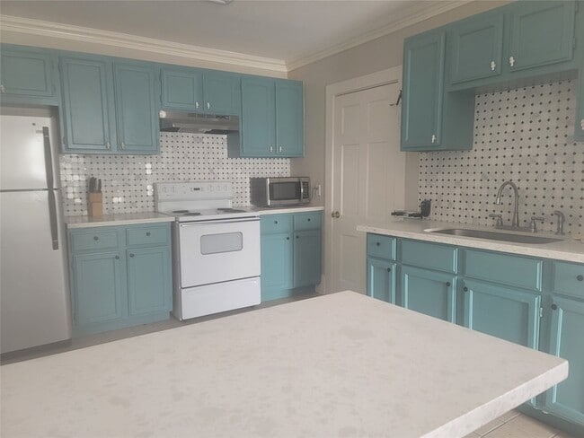 Photo - 1006 Sealy Ave