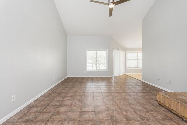Photo - 2015 Braesmeadow Ln