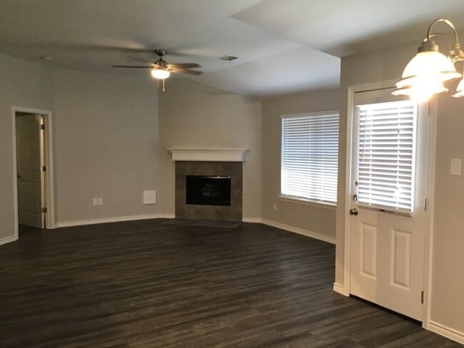 Photo - 5010 Chase Mountain Dr