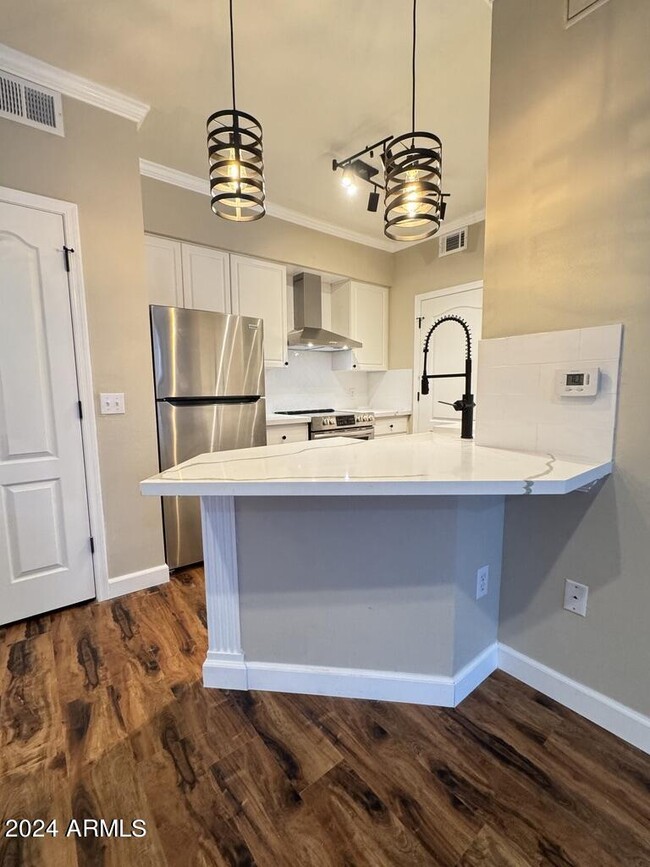 Photo - 1701 E Colter St Unidad 219