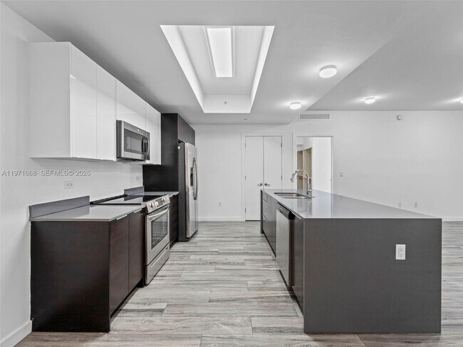 Photo - 2955 Bird Ave Unidad 1A