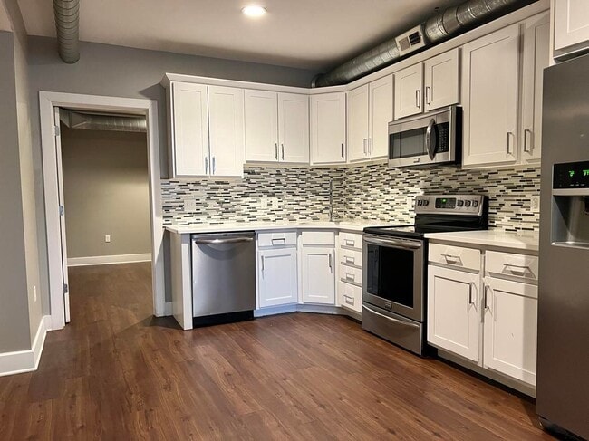 Building Photo - 130 Locust