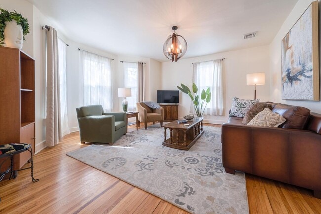 Photo - Meyer - Whittier Unit 132 1/2