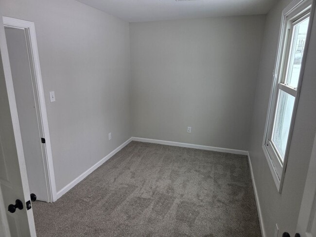 Building Photo - Beautiful 2bed/1bath