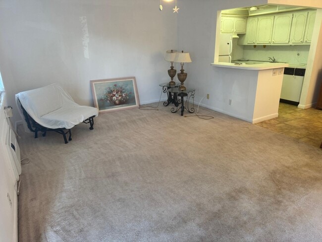 Photo - 358 Chatham R