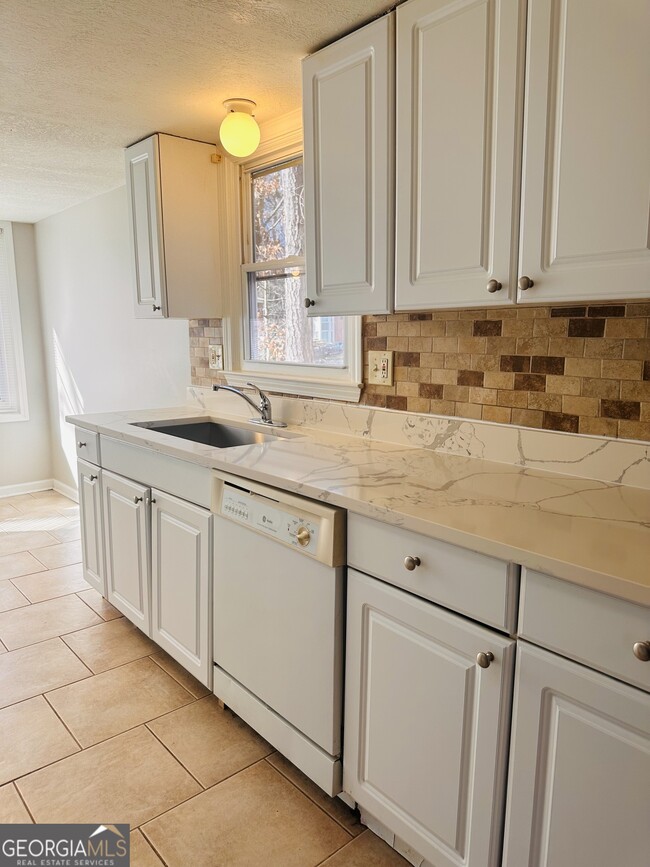 Photo - 1119 Booth Ct SW