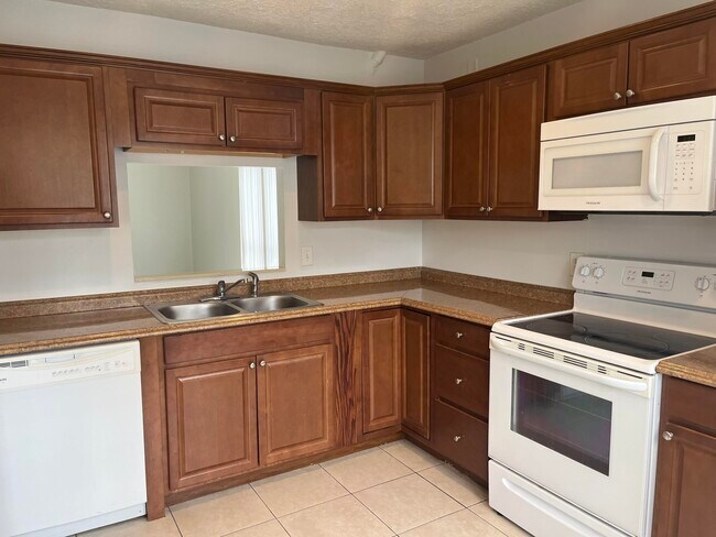 Photo - 796 Hill Dr