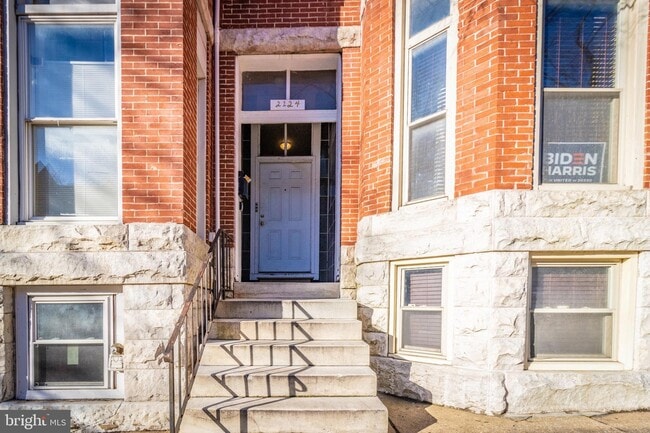 Photo - 2124 Bolton St Unit 3