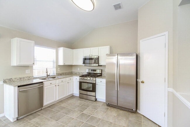 Photo - 709 Gillon Dr