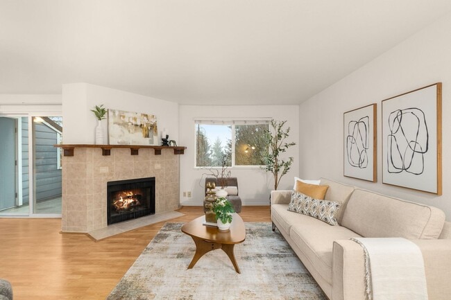 Photo - Charming 2 Bed/1 Bath Lake Oswego Condo in Eagle Crest Community